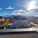 Lotus - Stunning View, Parking Apartmán